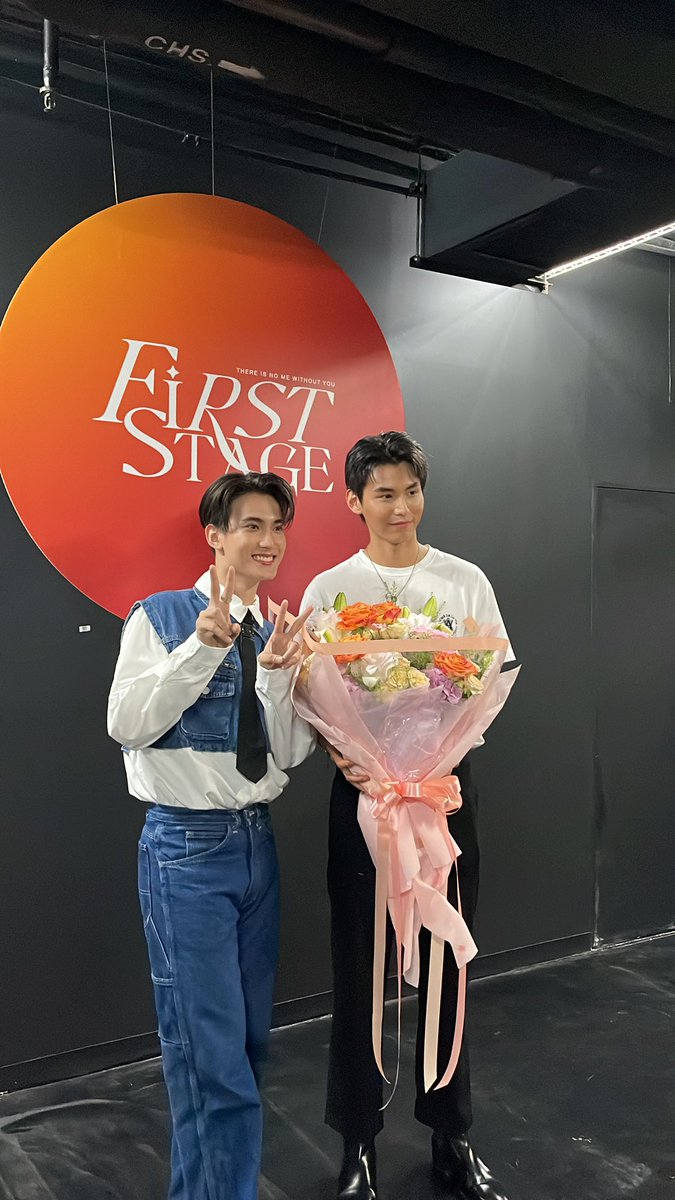 jaestsx's tweet photo. ยินดีด้วยนะครับคุณเฟริสท์ งาน #FirstStageDay 🎉💫 https://t.co/pYggO0Lhrn