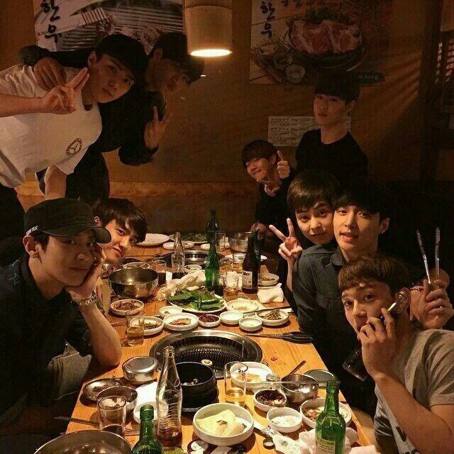 🔴فوری فوری
شدیدا به آپدیت 2023 این عکس نیازمنیدم
لطفا پیگیری شود🫶🏻
#2023LAYDAY
#LAY
<a href="/weareoneEXO/">EXO</a> 
<a href="/B_hundred_Hyun/">Baekhyun_EXO</a> <a href="/layzhang/">Lay Zhang</a>