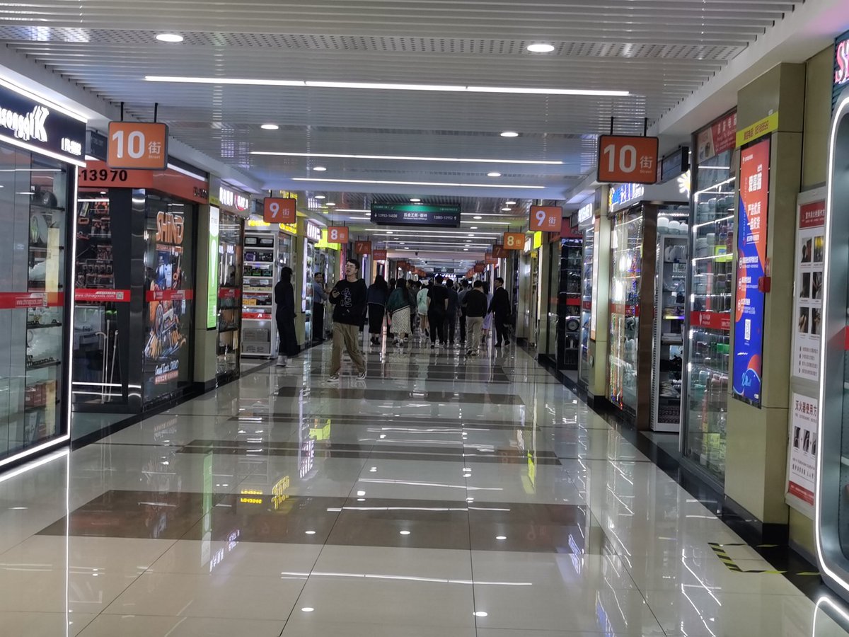 spacemaidu's tweet photo. You can buy everything you want here #Yiwu International Trade City #smallcommodities.
여기서 당신이 원하는 모든 것을 살 수 있습니다 # 이우 국제무역도시 # 소품 https://t.co/0jyDeTcNjR