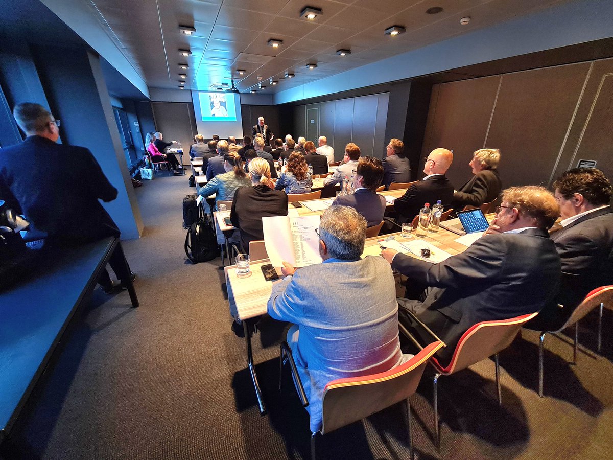 Meeting of <a href="/EBU_Urology/">EBU</a> in Hague.  Many topics. #AI as well. #chatGPT. #uroczech