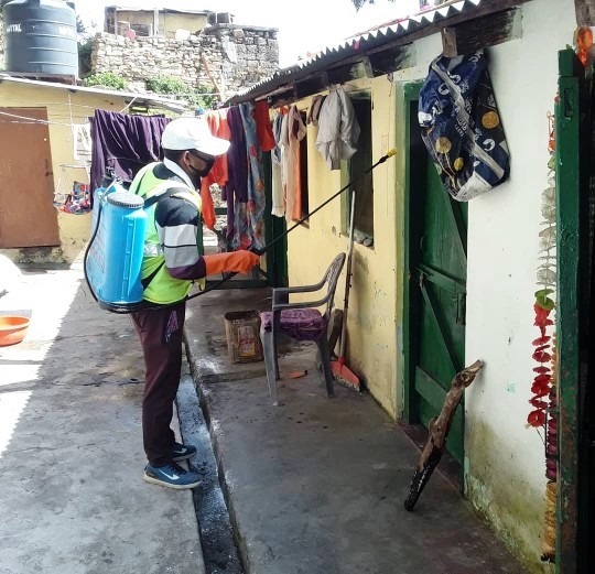 almoracantt's tweet photo. 07.10.2023 Swachhata Hi Sewa-Special Cleanliness drive through Insecticide residual spray, cleaning of Public Toilets and cutting of hedge in civil area .
#shs2023 #garbagefreeindia #specialcampaign3 @pddecc @nainitalcantonment @varunkr_mauryan #dtecc #pddecc https://t.co/1ClgofNVlS