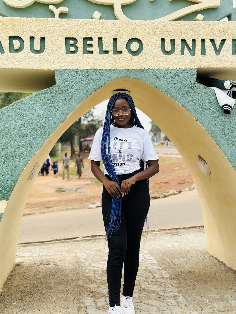 SundayGiftyy's tweet photo. Exactly 1wk since I wrote my last exams…30th September 🥂
Congratulations to me 🥳 #abusite #EnglishLiterature
A Degree Hotter❤️🥂 https://t.co/ukOW1zJxYS