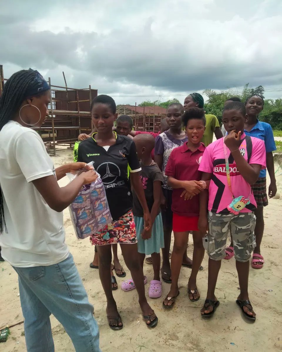 Aidation01's tweet photo. (1/1) NOT ALL SUPERHEROES WEAR CAPES

Tricia is one of those #SDGsuperheroes, enhancing #AIDATIONs efforts to increase access young girls in vulnerable communities have to basic #periodproducts. https://t.co/nLI6AFdhlr