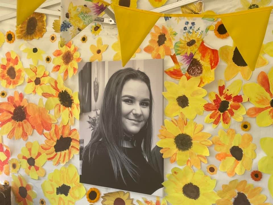 Happy heavenly birthday beautiful girl. 
You are missed every second of every day. 
You will always be 20, beautiful and loved by everyone…. #forever20 
💔 
justgiving.com/crowdfunding/a…
#cureleukaemia