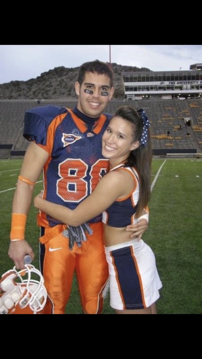 Jimeptexas's tweet image. #ktsm #kvia ##kfox #utep #eastwoodhighschool  From Utep wide receiver to Eastwood Athletic Director to successful Eastwood Head Football Coach.  Well done Coach Julio Lopez