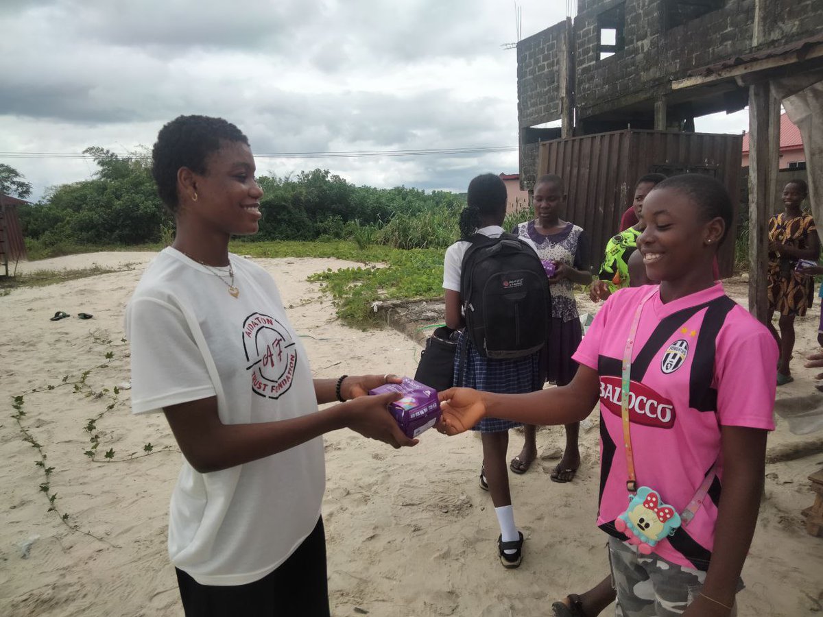 Aidation01's tweet photo. (1/1) Whenever we recognize there is period poverty we mobilise an impactful team to make a difference.

Joychine is one of those #SDGsuperheroes, supporting #AIDATIONs efforts to increase access young underserved girls in vulnerable communities have to basic #periodproducts. https://t.co/MsVxtrHVSu
