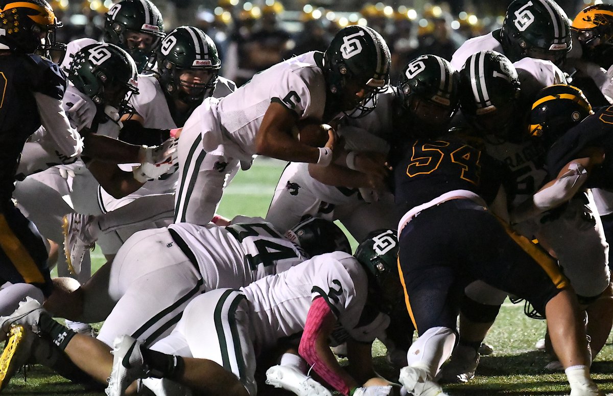 MIPrepZone's tweet photo. FOOTBALL: Lake Orion (@DragonPEPP) finishes ‘Revenge Tour’ with win over @ClarkstonWolves to clinch first outright OAA Red title since 2010 >> https://t.co/aExatk3rUR

@CTownAthletic @LkOrionHS https://t.co/6SIDLQKkS6