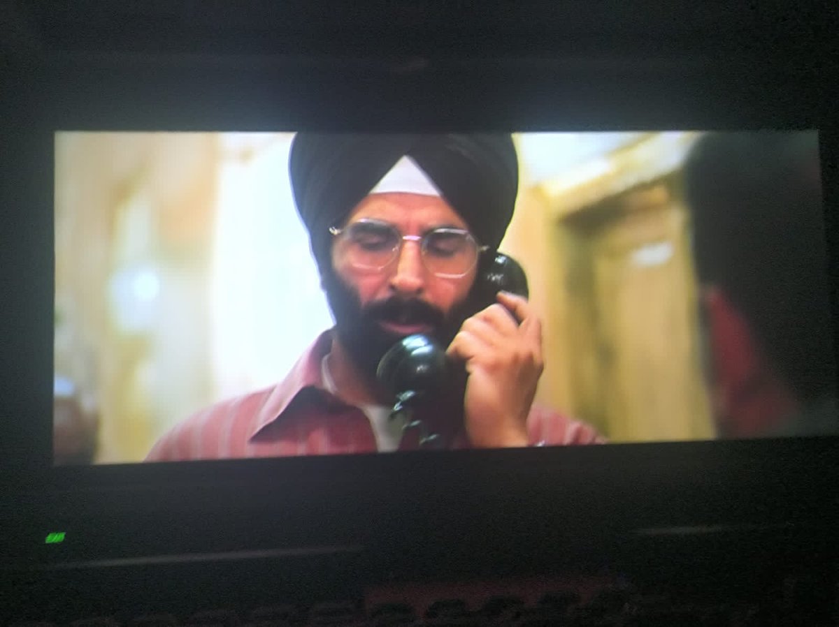 WhoHimansh's tweet photo. @akshaykumar sir 
Everyone is saying something good and bad after watching your film.But I would just like to say that you are not just a superstar but an encyclopedia of acting.
Love you ❤️
#MissionRaniganj 
#AkshayKumar https://t.co/IUMba6y3PF