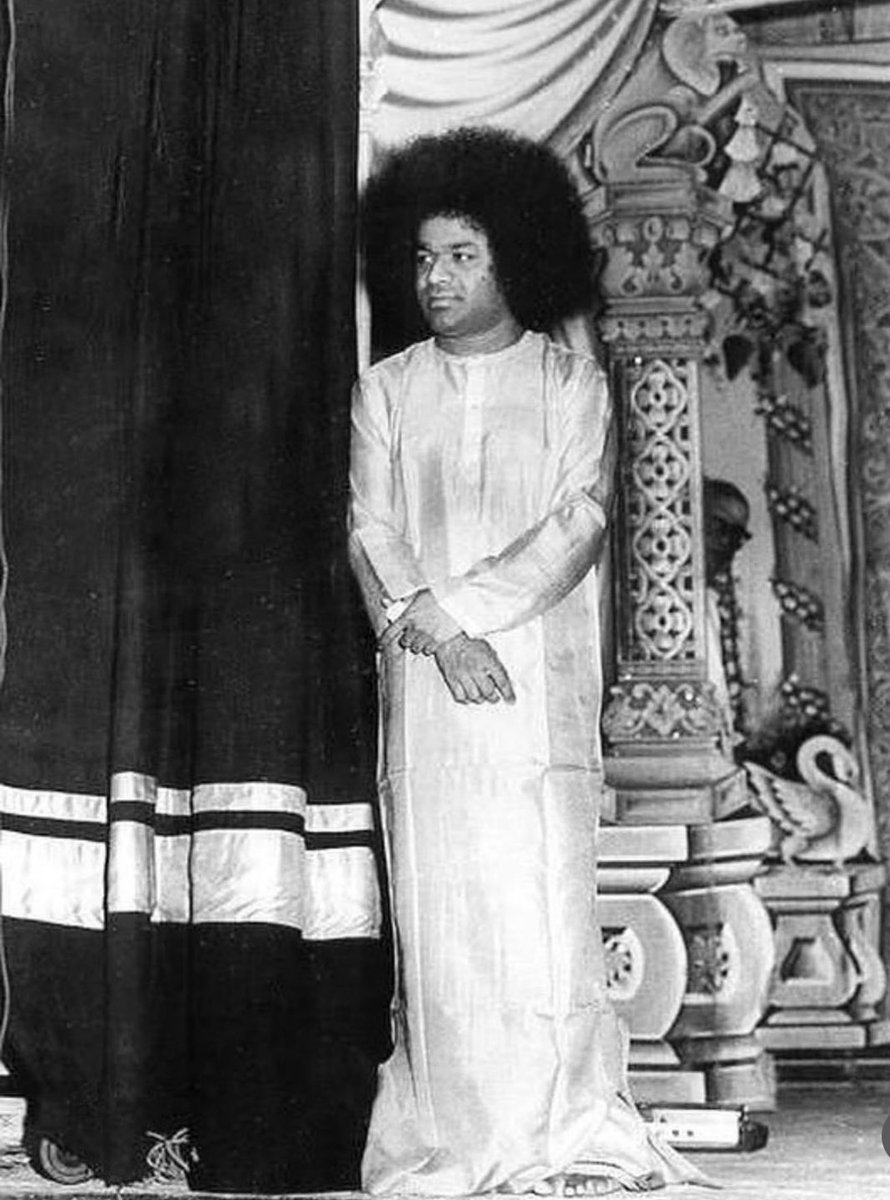 s19tak's tweet photo. #Sathyasaibaba #Mysai #Swami #Sairam #God #Lord #Blesses #Loveyouswami https://t.co/2f9Dw8mnuk