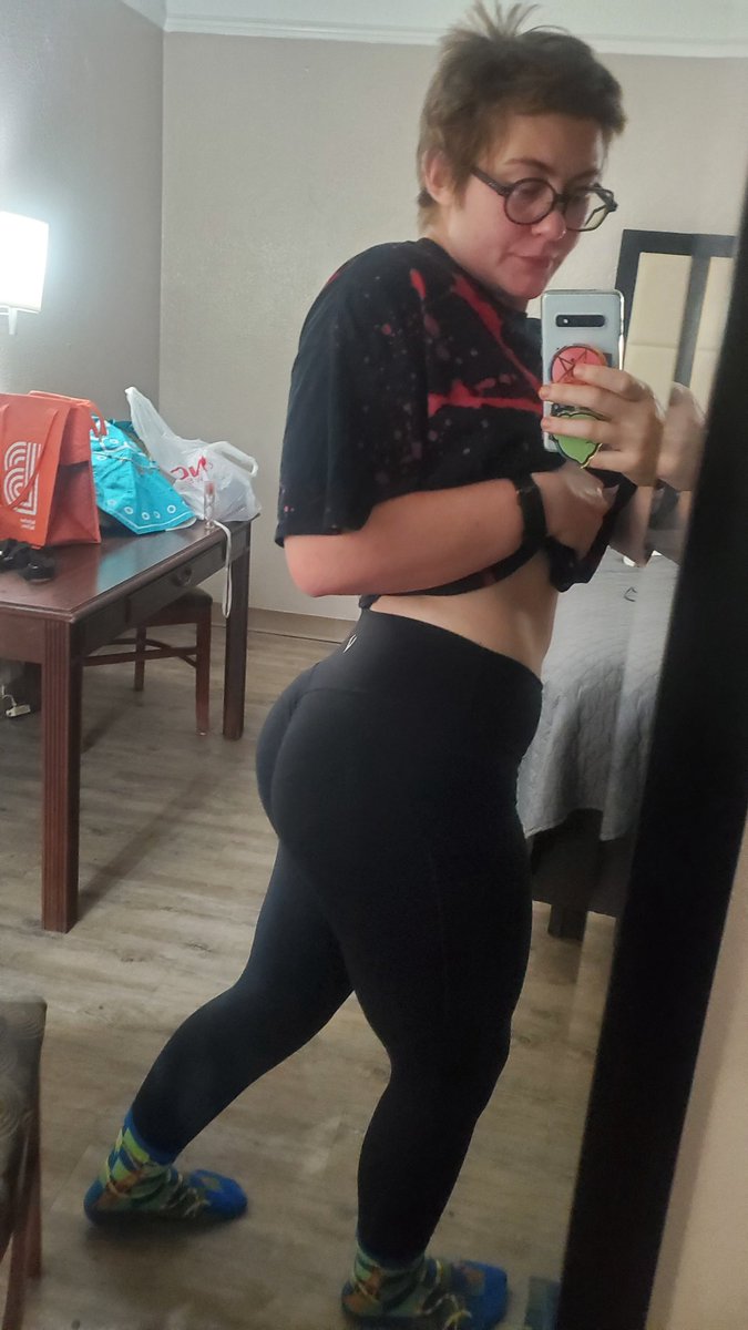SwolerScout's tweet photo. Posing practice https://t.co/2iJcHM7zAv