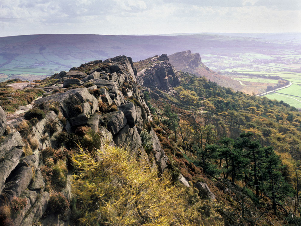 peakdistrict's tweet image. Join our ranger events this October! 🎃

🥾 Kinder From Edge to Edge
🥾 Brewing up a Story at Lud's Church
🥾 Fungus Forary - Chatsworth/Coombes Dale
🥾 History of The Roaches

Browse and book online...
👉 bit.ly/pdnp_guidedwal…

#PeakDistrictProud #RangerGuidedWalks