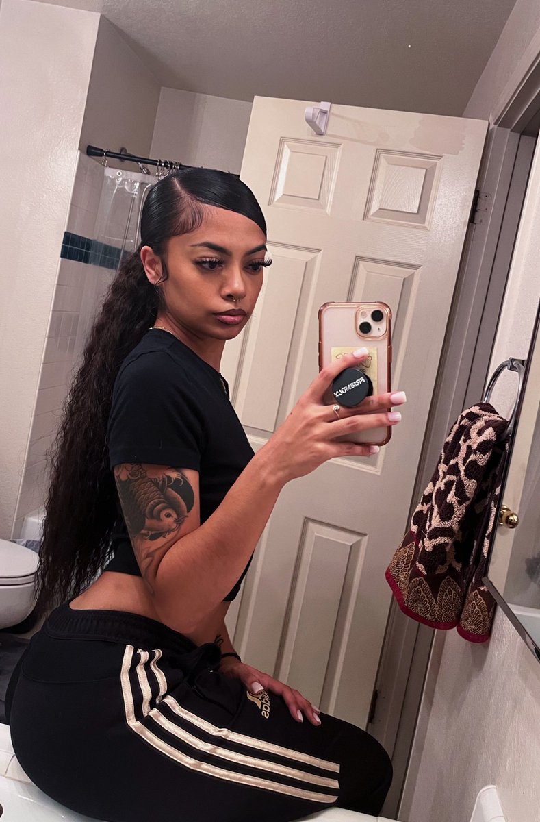 msgoodpussci's tweet photo. sexy lyin ass bitch! 👅 https://t.co/x95QaMXYdS