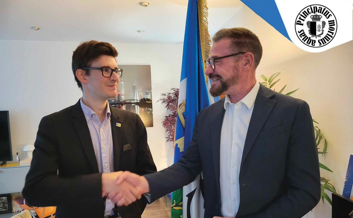 Rencontre entre le Prince Jean-Pierre IV et le Prince Rémi 1er de Ferthroy à l'Ambassade de la Principauté d'Aigues-Mortes à Paris.
#micronation #principautedAiguesMortes #pam #microfrancophonie #principautedeFerthroy