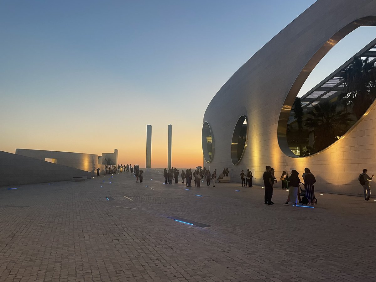 CoeugnetMarine's tweet image. It is with great pleasure that I started my PhD with the TRF conference. So much interesting conferences that really gave food for thoughts. Heading back to Lille with a lot to think about ! All of that in a wonderful place 😍 
First week of a new adventure of 3 years 🍃 #TRF3