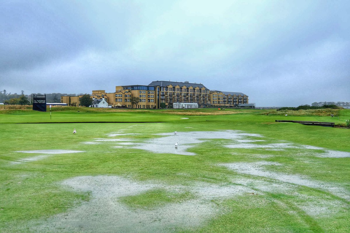 A week on from a glorious cloudless two weeks @rydercup and @TheSolheimCup the weather gods are getting revenge @dunhilllinks so grotty @TheHomeofGolf today such a shame looks like Monday finish is on the cards grrrrrrrrr! @GettySport