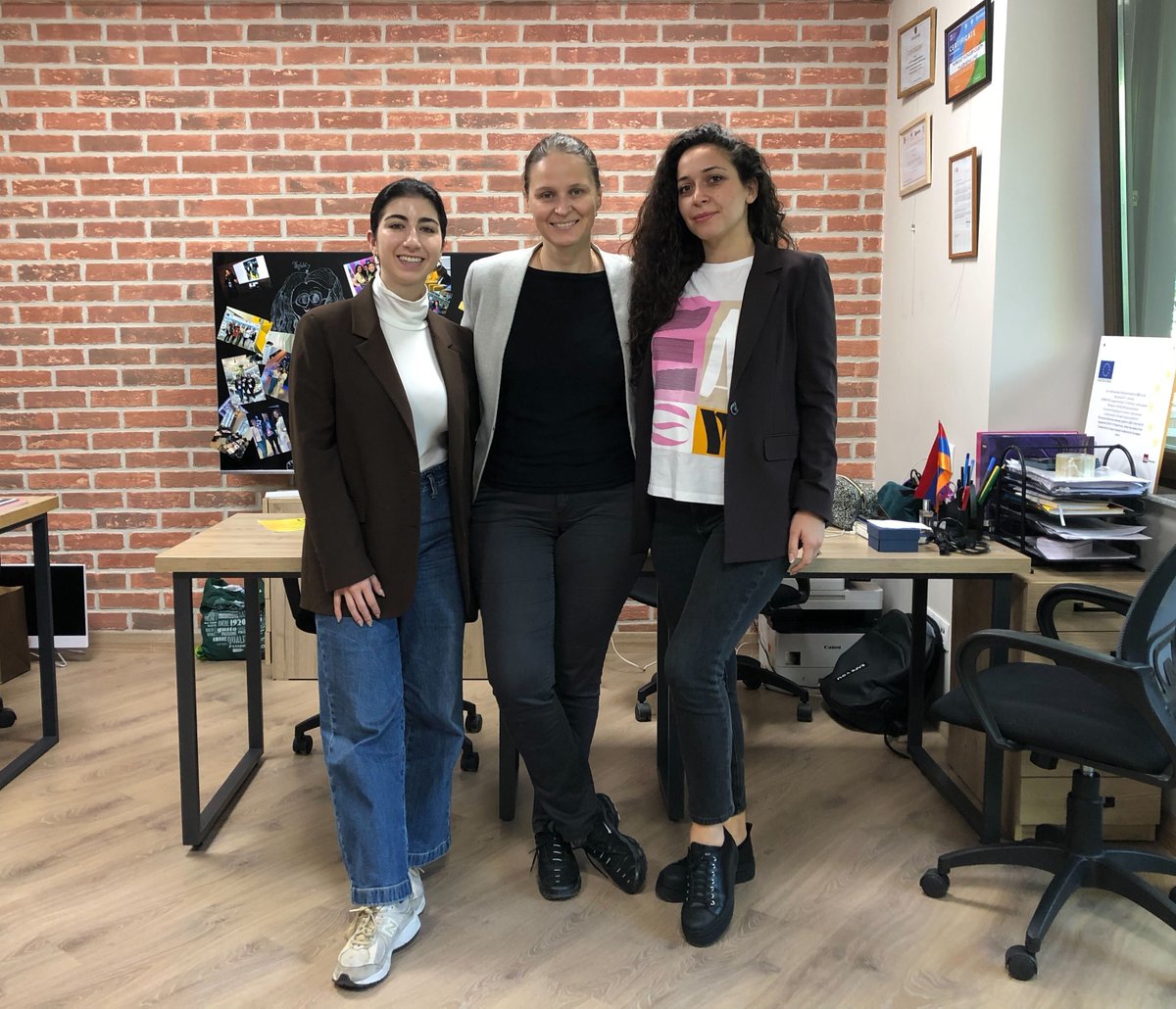 commitglobalorg's tweet image. In times of adversity, coming together as a community is essential.

Stay tuned for updates.

#CommitGlobal #Techforsocialgood #HumanitarianEfforts #SupportForRefugees