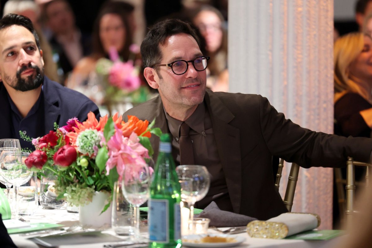 paulruddcom's tweet photo. Photos: Paul Rudd attends the Chefs for Kids' Cancer Benefitting Cookies For Kids' Cancer https://t.co/HuaNwt2Xlh #PaulRudd https://t.co/YY1dgxMIPr