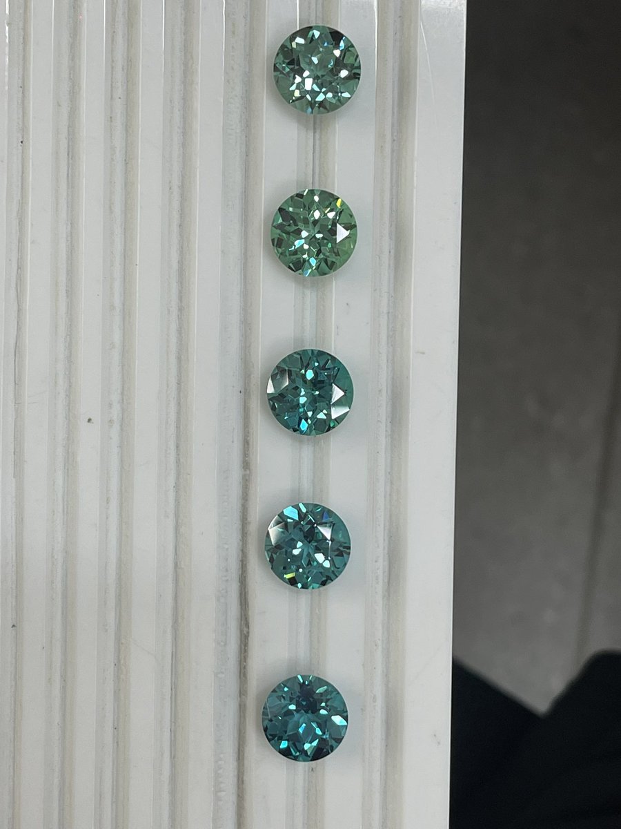 MCGAMOUR's tweet photo. Shape:Round 
Size:12.0mm
#gemstone #stone #labgrown #jewelry #colorful https://t.co/ktmXI1qsAF