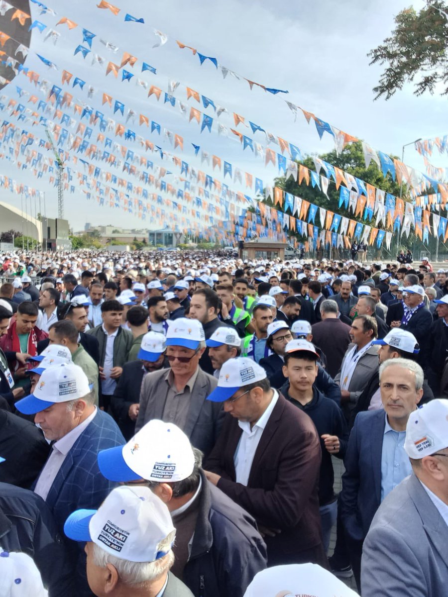 📍 Ankara 
✅ Ankara Spor Salonu

“Türkiye Yüzyılı için #HepYeniHepİleri” 

#Cumhuriyetin Yüz Akı”
“Türkiye’nin Ortak Aklı” 🇹🇷 

4’üncü Olağanüstü Büyük Kongremizi gerçekleştirmek üzere Teşkilatımızla birlikte, sabahın erken saatinde Ankara Spor Salonu’nda ve önünde yerimizi