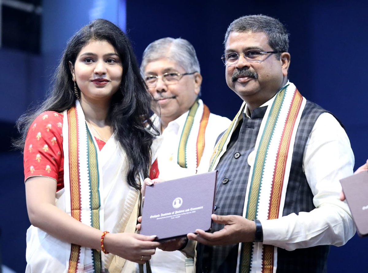 dpradhanbjp's tweet image. Honoured to be with the Gokhale Institute of Politics and Economics family in Pune today. Best wishes to all my dear students who have received their degrees at the 29th Convocation ceremony. GIPE is a melting pot of ideas. It has been a hub of experiential learning. 

Encouraged…
