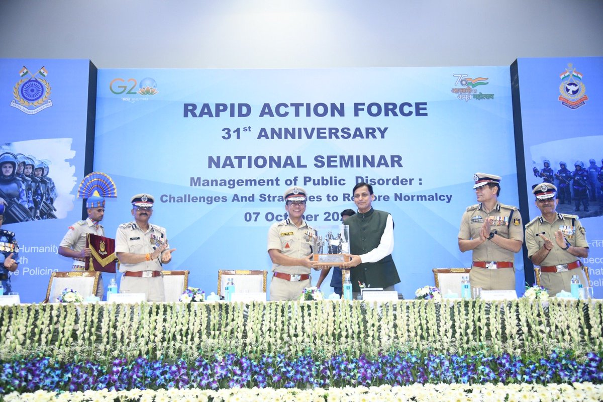 MahakAajkal's tweet photo. On the celebrations of the 31st #RAFRaisingDay
Hon'ble MoS for Home Affairs Sh. Nityanand Rai bestowed recognition upon the Gallantry Medal recipients in the presence of @sthaosen DG #CRPF.
@crpfindia
@indiatvnews @ABPNews @timesnowsports @TimesNow #RAFday #RapidActionForce https://t.co/B8LFhZFQLd