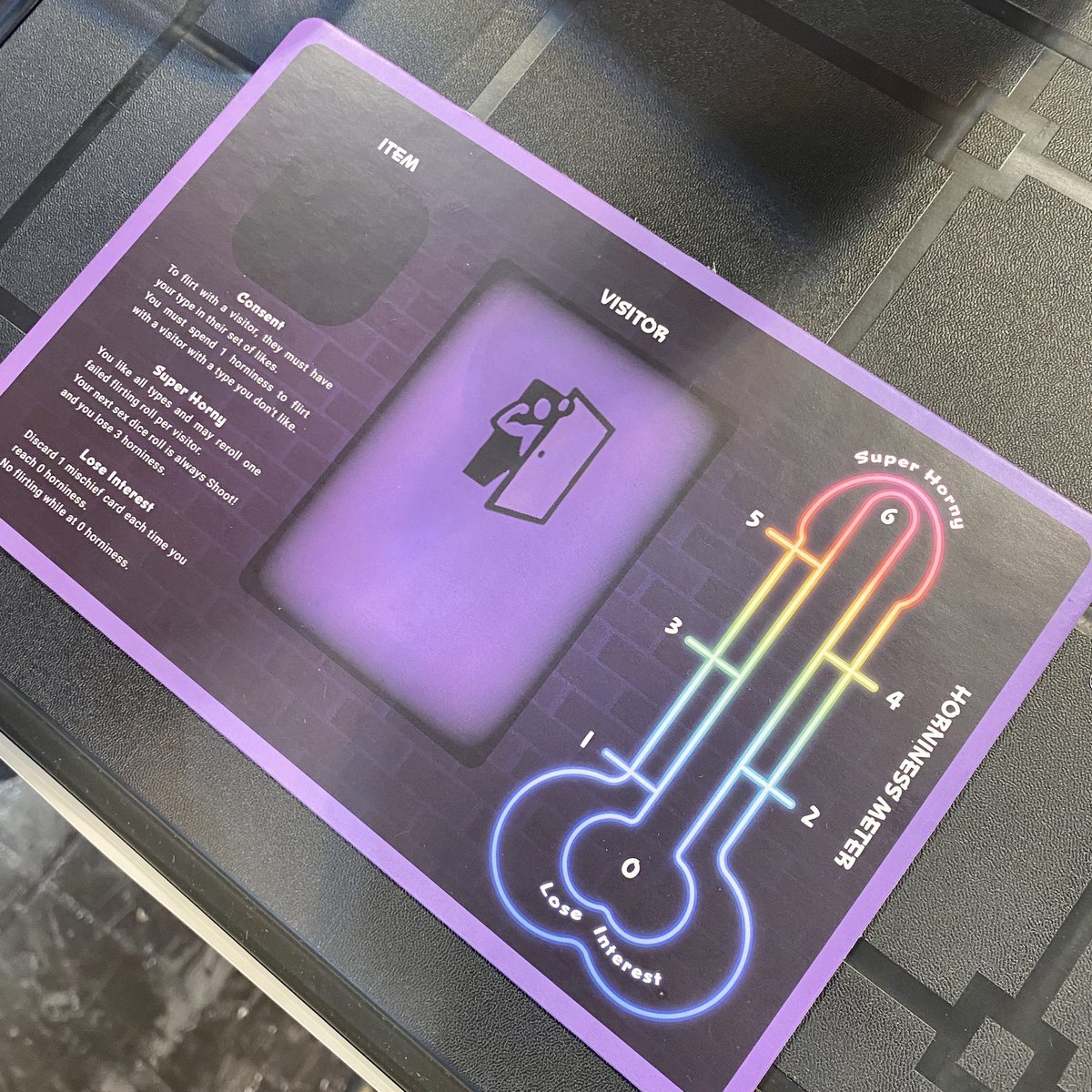 #บอร์ดเกม ไปไกลได้เรื่อยๆ อันนี้เป็นตัวอย่างอีกหนึ่งของความหลากหลาย นี่คือ #gaysauna 
ทำให้รู้ว่า ซาวน่าไม่ว่าที่ไหนของโลกสำหรับชาวเกย์
น่าลึกลับน่าค้นหาไม่ต่างกัน
เกมเล่นได้สูงสุด 6 คน เล่นได้ทุกเพศ ผู้หญิง ผู้ชาย เกย์ กระเทย เล่นร่วมกันได้ #เกมอย่างนี้ก็มี
#bgnsquad #boardgame