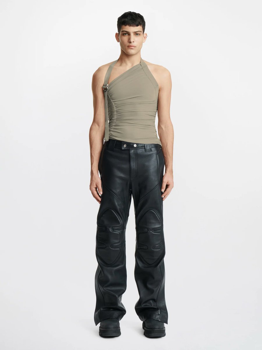 SKZLOOKBOOK's tweet photo. Stray Kids "樂-STAR" Prologue      

#HAN
TOP｜DION LEE
GATHERED TANK
USD 650.00

PANTS | DION LEE
LEATHER RIDER PANT
USD 2,780.00

https://t.co/j0A3k7xWKn
https://t.co/IrniRfHFZi

#straykidslookbook #StrayKids #스트레이키즈 #樂_STAR #ROCK_STAR #YouMakeStrayKidsStay https://t.co/ovgVBLoqV2