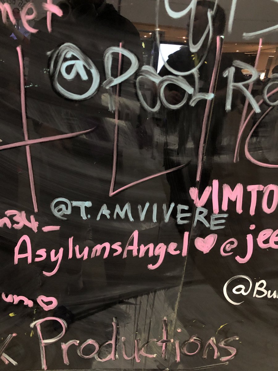 kaydetherobot's tweet photo. PAX moments. Today really doesn't feel real lmao. 

Thanks for the awesome time, y'all!

@_AvaJC_ @jeeblive @JustDashYT and everyone else not tagged here but were at the MCYT Meetup!

And I got @TamVivere's name written on the Twitch board too. https://t.co/M3LCGiH4oX