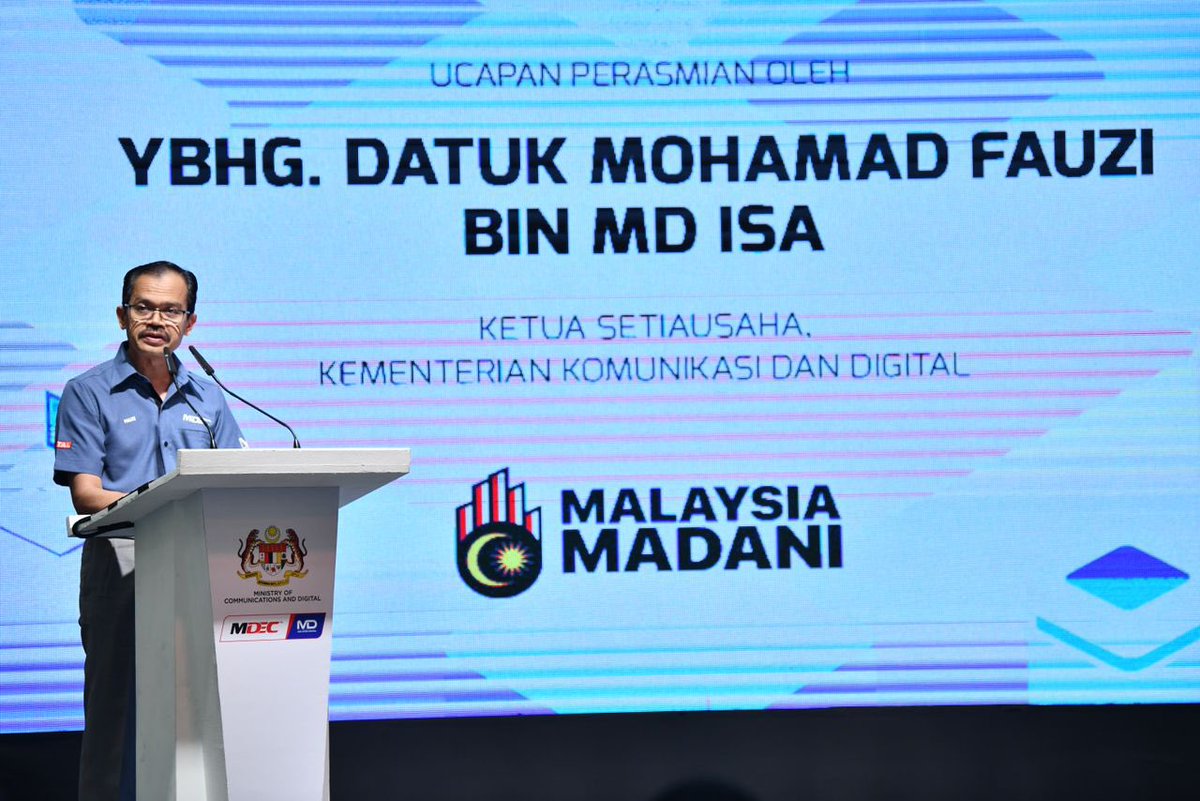 komunikasi_gov's tweet photo. Perasmian #mydigitalmaker Fair 2023 hari ini oleh Ketua Setiausaha Kementerian Komunikasi dan Digital, Datuk Mohamad Fauzi bin Md Isa di Quill City Mall, Kuala Lumpur bertujuan untuk memupuk minat pelajar sekolah dan universiti ke arah bidang teknologi digital. https://t.co/kuM3YW9VIn