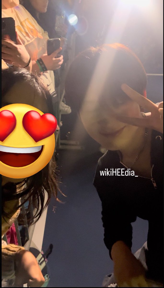 wikiHEEdia_'s tweet photo. SELFIE WITH @ENHYPEN_members 😭❤️ https://t.co/rkODGP2IBn
