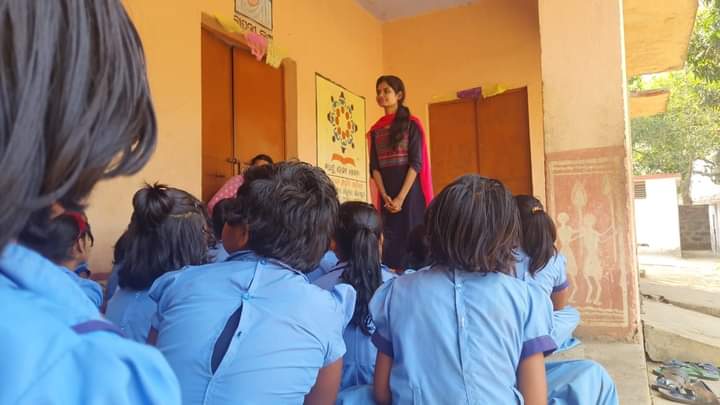 AnkiySahoo's tweet photo. Half of the world's population have periods, yet people are often embarrassed to talk about them. Awareness camp in Govt. U.P School #Rasol in #Dhenkanal District.
@narendramodi @SmritiIraniOffc @nsitharaman @MoiraDawa @shokonoda @paramiyer_
#ankitasahoo https://t.co/O7S9jk2s6m