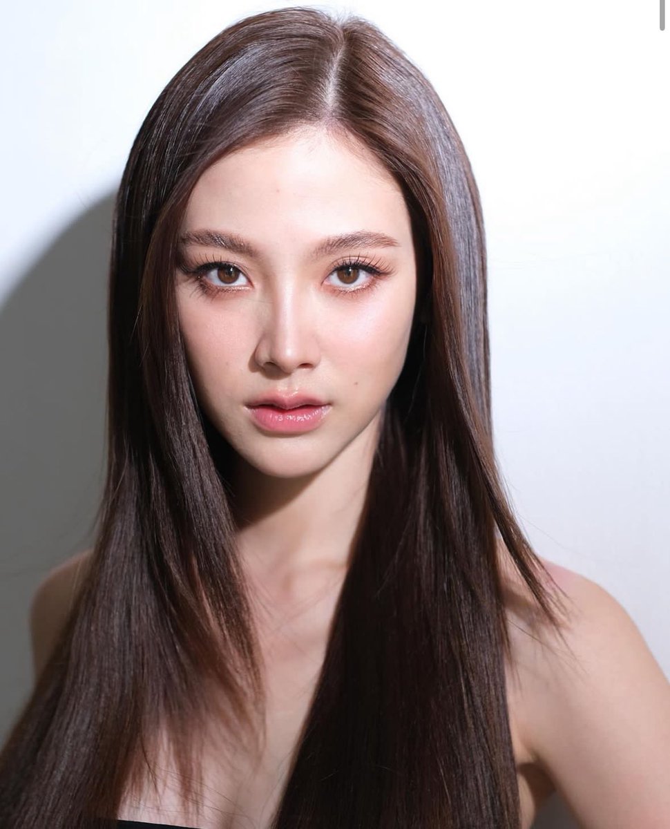 imyour119922's tweet photo. เครดิตพี่ป้อม 

หน้าแบกความสวยทั้งจักรวาลไว้ละป่ะคะ แกเวอร์ไปมากๆ สวยไม่ให้ใครได้พักได้ผ่อน นี่ว่าจะทำสมุดรวบรวมคำอวยน้องใบเฟิร์นละนะคะ มันสวยจนอยากใช้ทุกคำว่าสวยในทุกภาษามาชม #ใบเฟิร์นพิมพ์ชนก #Baifernbah https://t.co/4xcBawlKHx