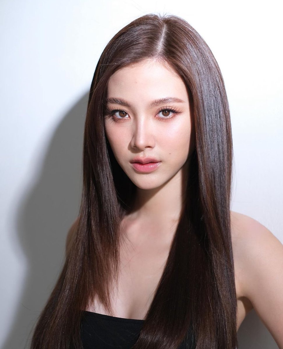 imyour119922's tweet photo. เครดิตพี่ป้อม 

หน้าแบกความสวยทั้งจักรวาลไว้ละป่ะคะ แกเวอร์ไปมากๆ สวยไม่ให้ใครได้พักได้ผ่อน นี่ว่าจะทำสมุดรวบรวมคำอวยน้องใบเฟิร์นละนะคะ มันสวยจนอยากใช้ทุกคำว่าสวยในทุกภาษามาชม #ใบเฟิร์นพิมพ์ชนก #Baifernbah https://t.co/4xcBawlKHx