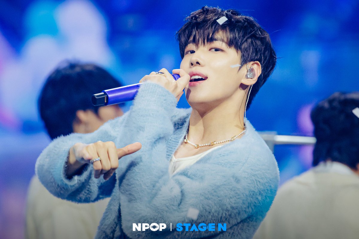NPOP_OFFICIAL's tweet photo. [𝙎𝙏𝘼𝙂𝙀 𝙉📍]
이 무대 보면 나만 
시간이 갈수록 Fall in to love😍

재찬의 감성이 담긴 Oh Girl 무대💞
지금 NPOP에서 확인하세요👇

🎥재찬 'Oh Girl' Fan Cam ver.
https://t.co/m0hdNwEDUz

🎥재찬 'Oh Girl' Full Cam ver.
https://t.co/MhMnkWtYPM

#NPOP #엔팝 #JAECHAN #재찬 @dkz_dy https://t.co/rjHuNNipJK