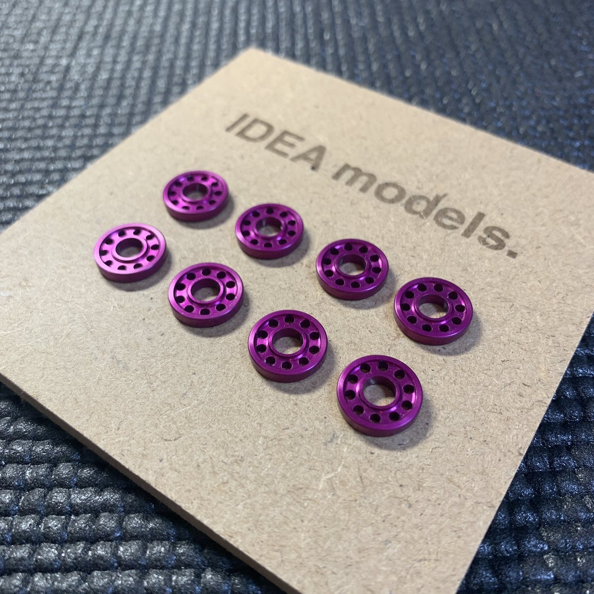 IdeaModels's tweet photo. エロティックな紫に💡🟣 https://t.co/Iq3purI2Qq
