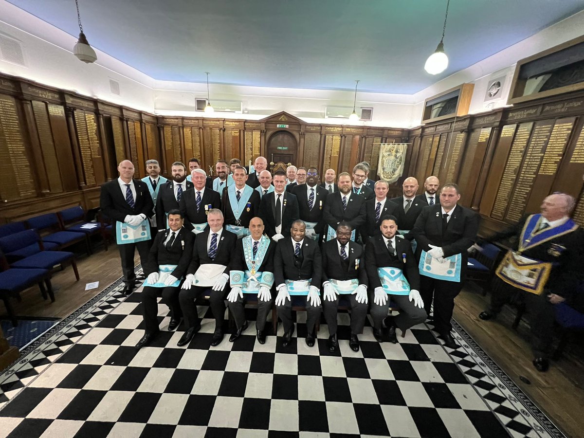 🎉 Congrats to W.Bro Mario, a prominent 1837 member, on becoming the Master of Lodge @Corinthian5482 last night! 🪄✨ The meeting saw great attendance, with 4 out of 6 Provincial Executives also attending. 🌟 #Freemasonry #Freemasons @SurreyMason @SurreyMason @UGLE_GrandLodge