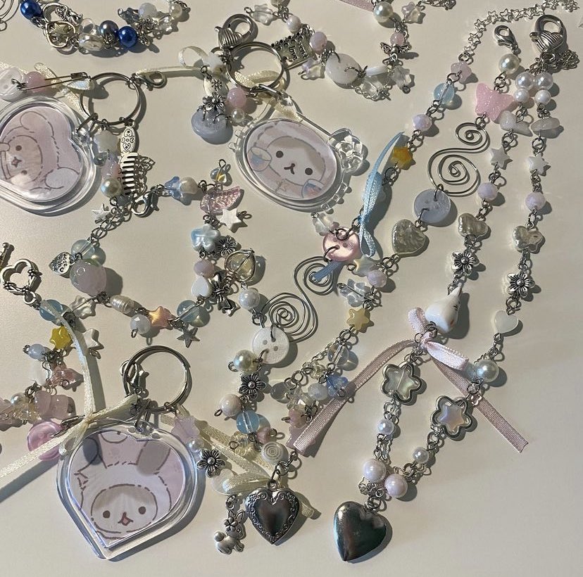 jellowithpeb's tweet photo. ขอบคุณสำหรับพื้นที่ฝากผลงานด้วยนะคะ 🥺💘

เค้าขออนุญาตฝากร้าน accessories ของเค้าด้วยนะคะ พวกที่เค้ารับทำจะเป็นกำไล พวงกุญแจ สร้อยคอ สร้อยคอเท้า คับ อย่างอื่นๆก็รับทำนะคะ

ตอนนี้เค้าเปิดรับคัสต้อมด้วยนะคะ สามารถสั่งออกแบบตามปกเพลง ปกหนัง ภาพอนิเมะ โทนสีต่างๆได้หมดเลยค่ะ https://t.co/43NCXMGhcB