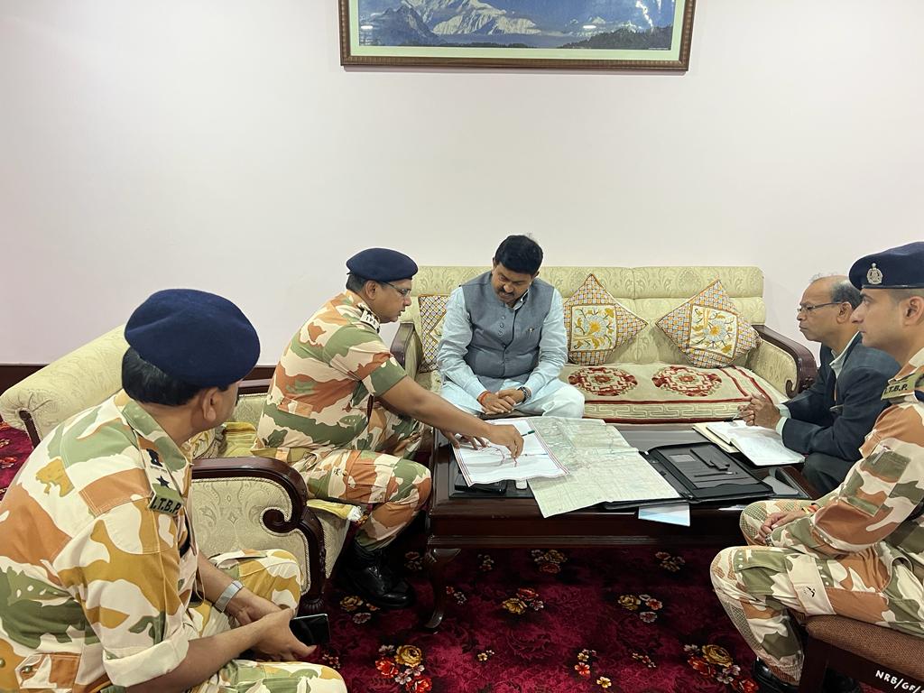 DeepakT72500280's tweet photo. सिक्किम प्रवास
मा• केंद्रीय गृह राज्य मंत्री जी
सिक्किम में आई भीषण प्राकृतिक आपदा में जारी राहत कार्यों के निरीक्षण व समीक्षा हेतु करते हुए।
#NarendraModi #PMOIndia #AmitShah #JPNadda #ajaymishrteni #YogiAdityanath #BJP4UP #bjplmp #bjppalia https://t.co/uWpCqmw87X