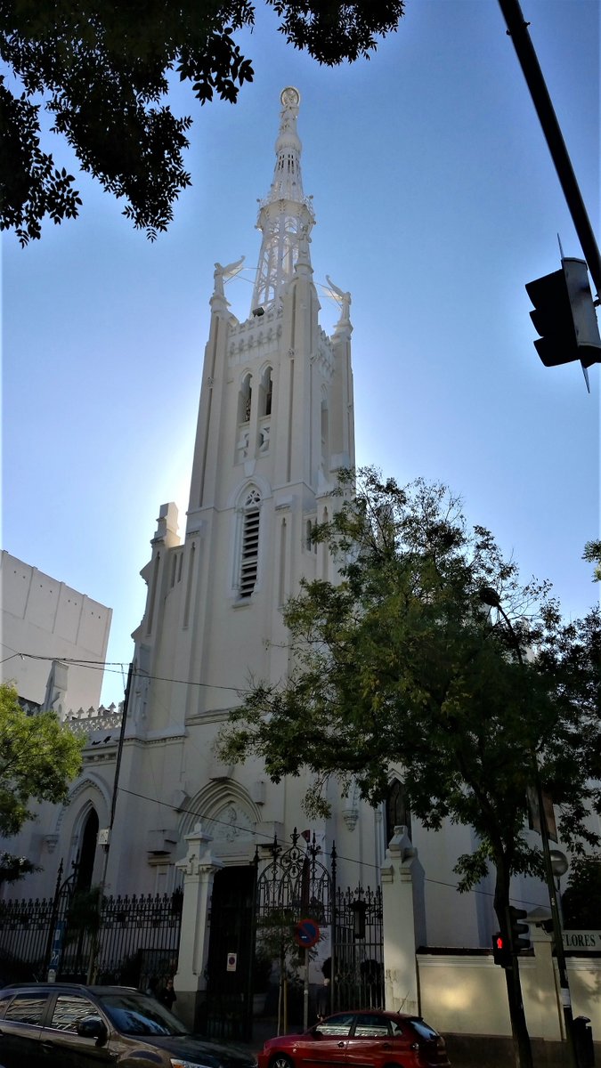 KatySnchez's tweet photo. Básilica Concepción de Ntra. Señora. Estilo neogótico (1914) Llamativa su torre coronada por la imagen de la Inmaculada.#iglesias #basilica #neogotico #arquitectura https://t.co/orkKgzgik9