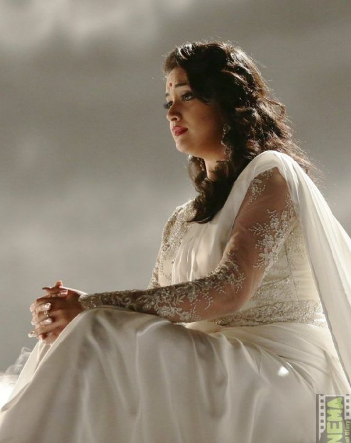 VikyKeerthiFan's tweet photo. Savitri Garu was Actually Born in 1936 In the Name of KEERTHY she was reborn in 2018 
We Have Seen Many Great Actors But Keerthy Suresh Just Lived in Her Role 😊

Proud to be your fan @KeerthyOfficial 🙇❤️
#KeerthySuresh https://t.co/L95Fpsb1Xq