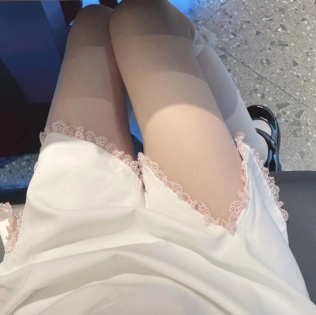 yaoerzuiaini's tweet photo. 谁能看出来我没穿内裤啊嘿嘿👙 https://t.co/m31PakMQis