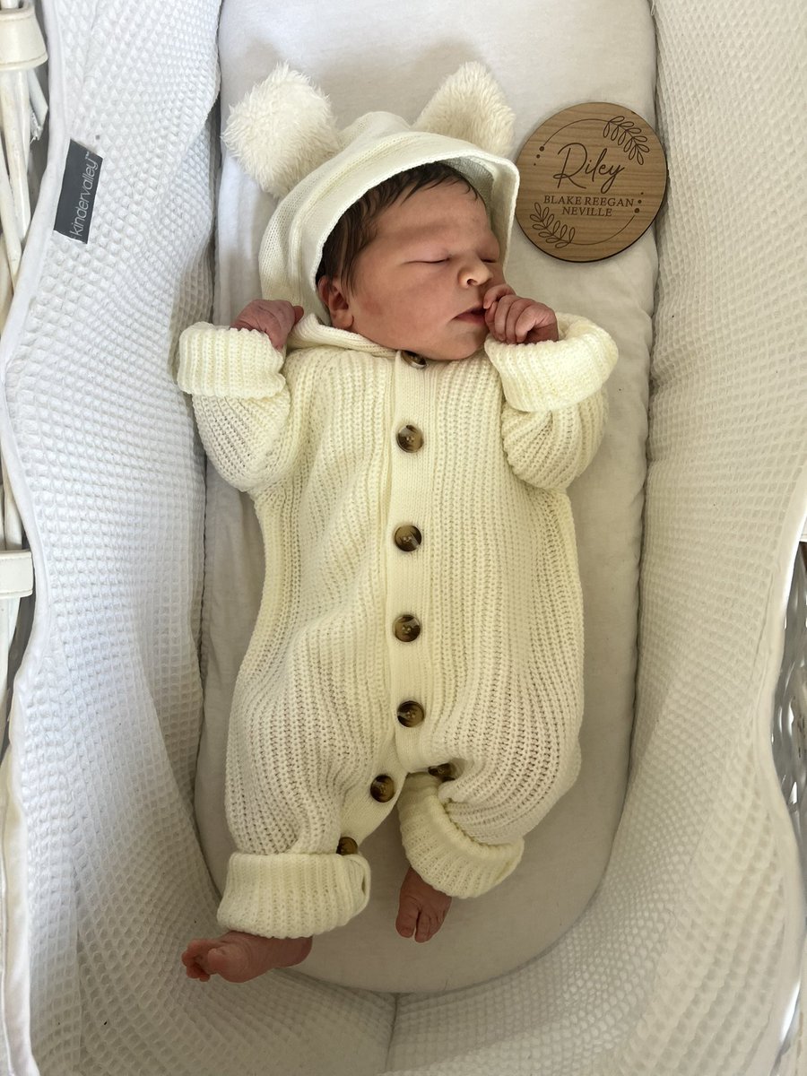 Ash Neville tweet media