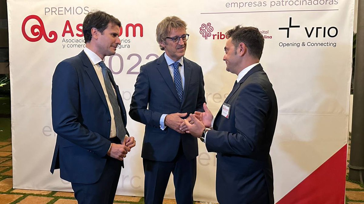 RM_Hacienda's tweet photo. 🏆 Gala 14 aniversario de @ASECOM_Murcia.

Enhorabuena a los premiados.

Un reconocimiento al trabajo, esfuerzo y dedicación. https://t.co/unYEd1qx0F