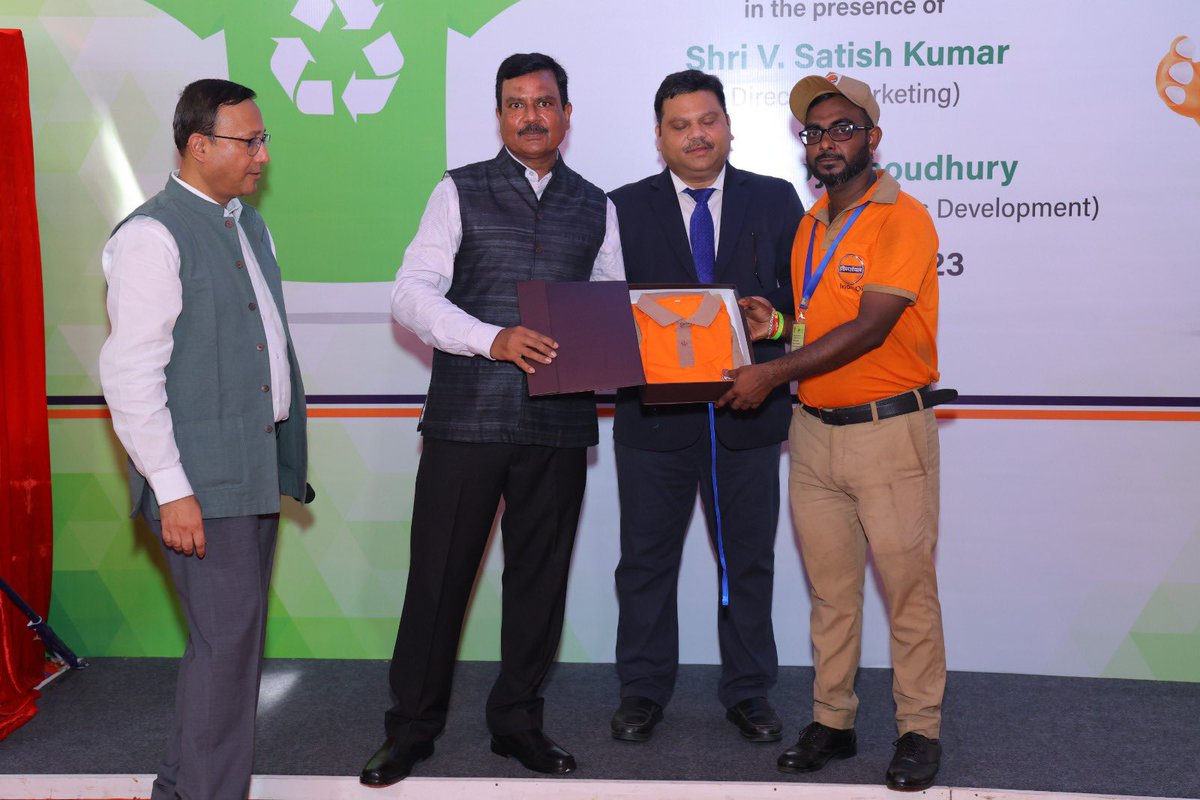 Today, ED&amp;SH, WBSO launched Sustainable and Green Uniforms for Customer Attendants and Merchandise (Jackets) for customers under IndianOil’s “Unbottled” initiative in Kolkata.<a href="/ChairmanIOCL/">ChairmanIOC</a> <a href="/DirMktg_iocl/">Director (Marketing), IndianOil</a> <a href="/LKS_Chauhan/">Lalit Chauhan</a>