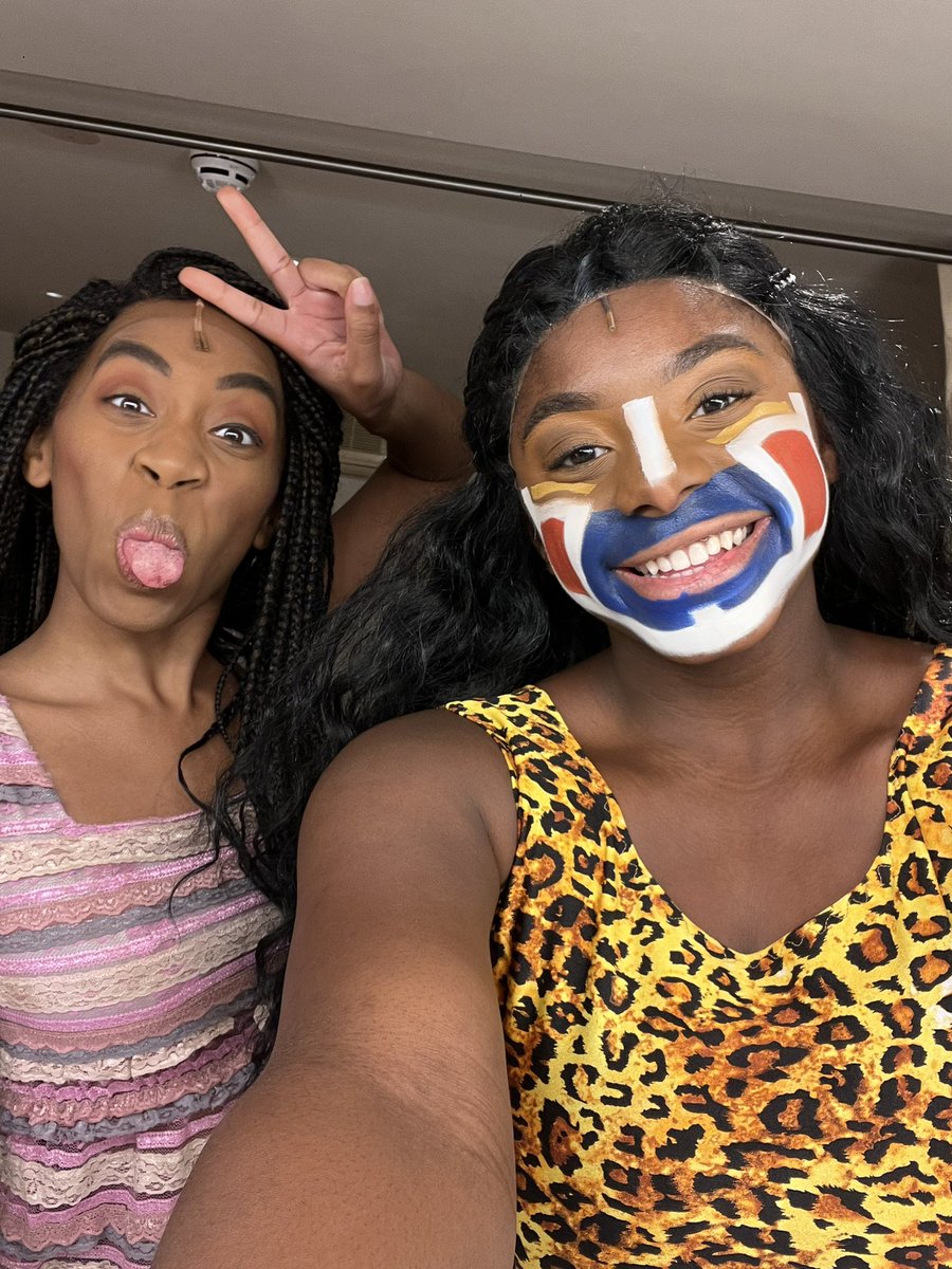 Having the best first week at <a href="/bookofmormonuk/">The B🐸🐸k of Mormon</a> with my Nabs❤️ <a href="/PaigePeddie/">Paige ♡</a>