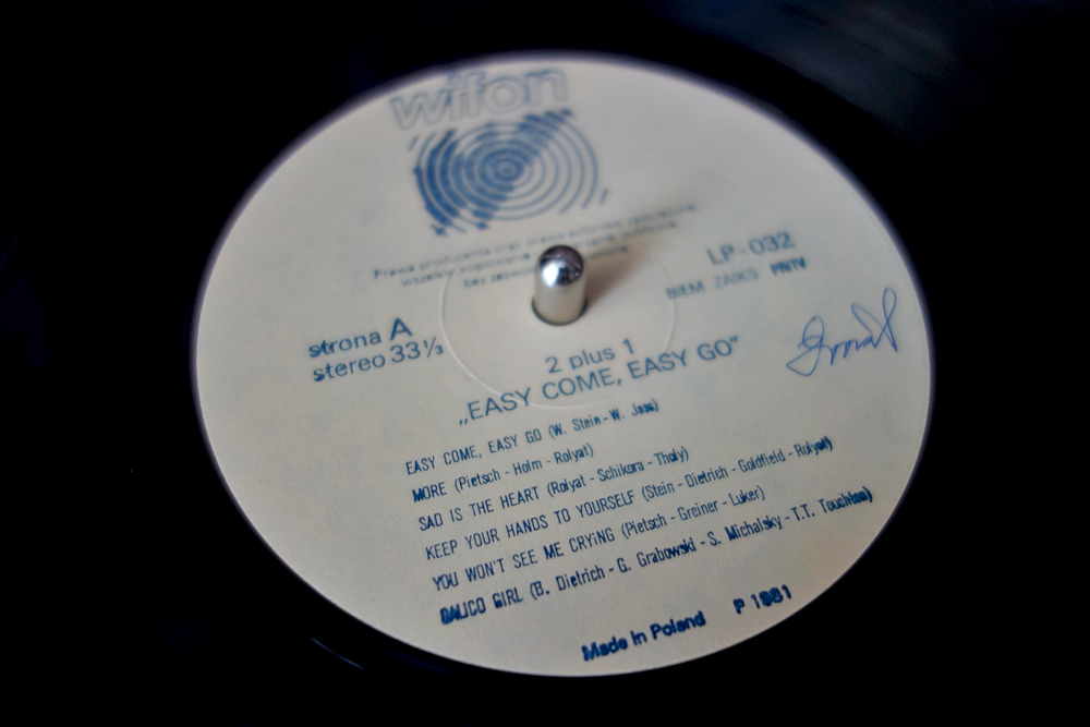 Surovmag's tweet photo. #nowspinning #Vinyl #VinylCollection #Винил #GoodMusicHappyLife #80smusic #ClassicRock #2plus1 https://t.co/DXQvMna68e