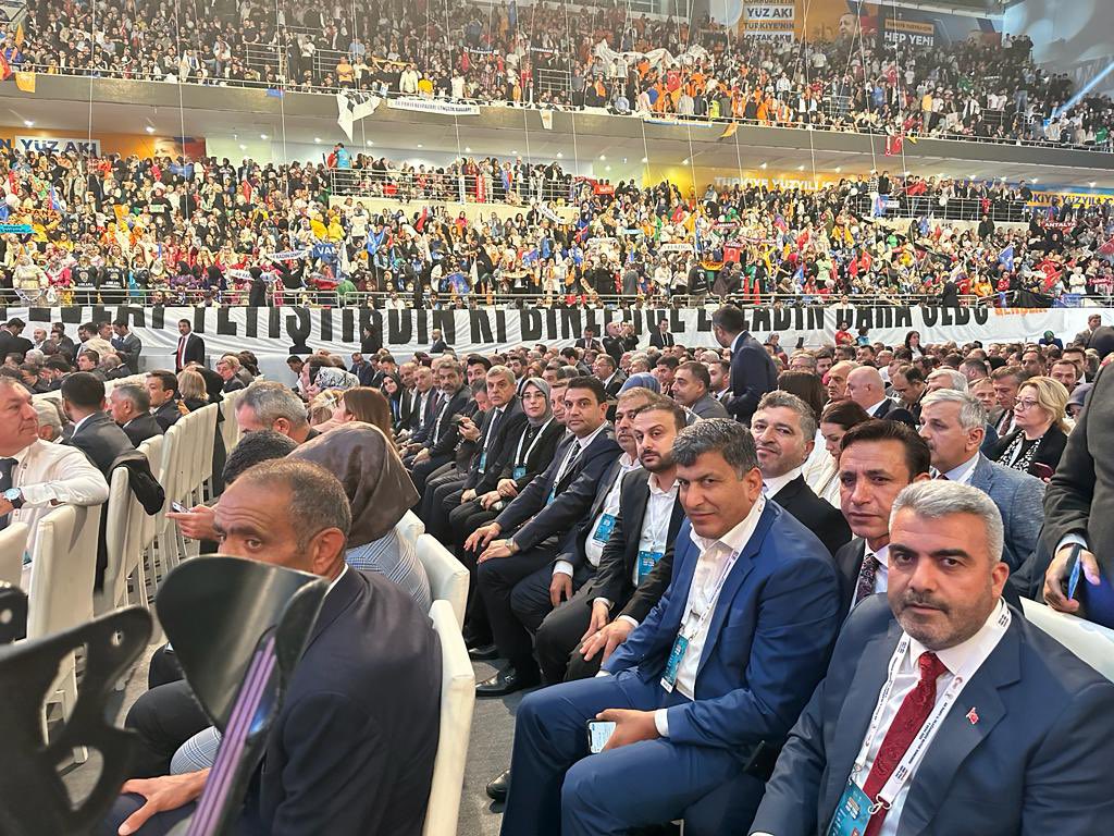 alitekin_63's tweet photo. Bugün yine ilk günkü gibi
kenetlendik….

Bugün yine ilk günkü gibi teşkilatımız ile birlikteyiz…

Bugün yine ilk günkü gibi ülkemiz için heyecanla çalışmaya hazırız…

AK Partimizin 4. Olağanüstü Büyük Kongresi için #Ankara'dayız.
Yönümüz  #hepyenihepileri https://t.co/KdOS84WS9C