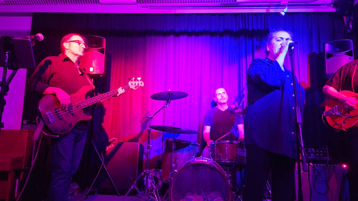 suitcase_of's tweet photo. Gestern haben wir zum ersten Mal im Kulturtreff Alter Bahnhof in Neulußheim gespielt - ein tolles Konzert mit einem grandiosen Publikum. ❤️🙏 #livemusic #rockmusic #rocknroll #rockandroll #neulußheim #alterbahnhofneulussheim #covermusic #bühne #band #live #music #rock https://t.co/yWOD7yL3dS