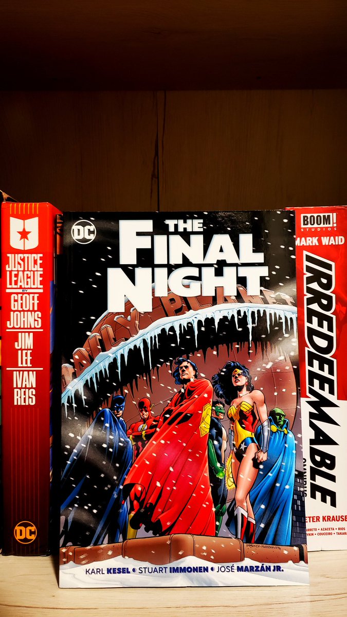 JoesGeekShow's tweet photo. Two of my newest collects that just came in the mail. #RadiantBlack vol 4 and #TheFinalNight. https://t.co/49OobBVnVN