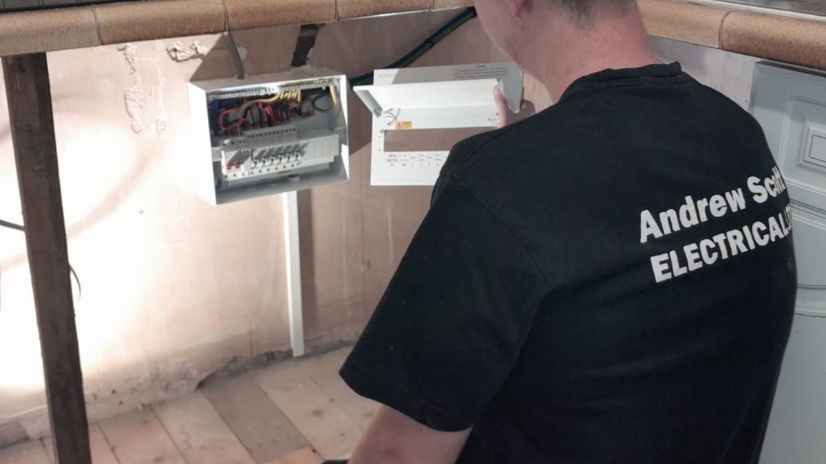 andrewscottelec's tweet image. What happens when something goes wrong?

From faulty circuits to tripped breakers, we can diagnose and fix these issues.

✅ 01423 359666
✅ 07773 233856
✅ andrewscottelectrical.co.uk

#consumerunit #fuseboxes #electricalfaultfinding  #wetherby #harrogate #leeds #york #yorkshire